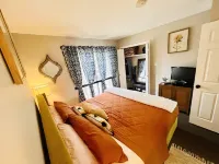Cozy condo on Lake Hamilton with pool