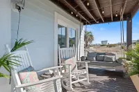 2nd Row, 2 minute walk to sand, Pool, Sleeps 6, - Downstairs