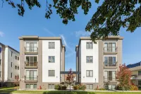 Downtown Escape 1BR Condo Hotels near Great Wolf Lodge