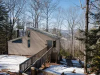 Mountain Cabin with long range views, privacy, and more. Hotels in Campton