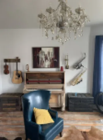 Historic 1886 House locate convienently