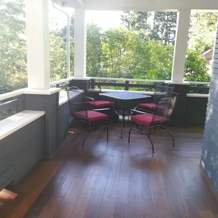 Craftsman Duplex in Old Town Issaquah - Free Wi-Fi