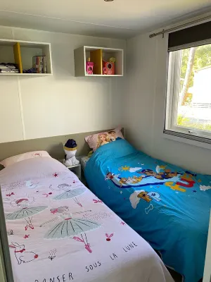 Mobile home in a 5 star campsite 700m from the ocean Hôtels à proximité de : Montalivet les bains
