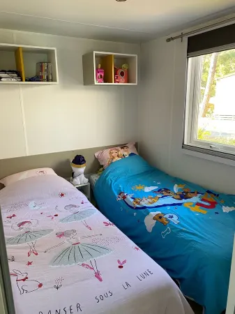 Mobile home in a 5 star campsite 700m from the ocean