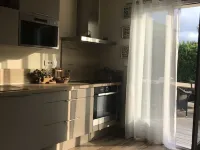 Quiet house with enclosed garden and terrace 5 minutes from the beach! 文蒂塞裡住宿飯店