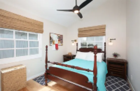 Inn Through the Orange Door - Laguna Village cottage