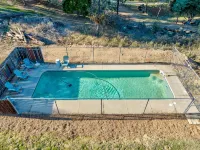 New!! Majestic Views, Pool, Sleeps 20+, 2 Mstr BR, close DT Yosemite, Bass Lake