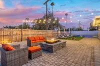 Old Town Oasis with Large Pool + Views!