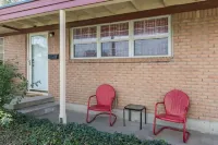 RT 66 mid-Century home with hip-retro vibes.