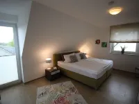 Casa Fortuna Comfort mit Seeblick, Whirlpool, Sauna und Eingezäuntem Garten 烏特格翰酒店