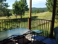 Private Country Cottage in the Black Hills Hotels in Mount Rushmore UT