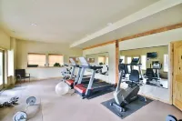Newly updated 2 bedroom/bath condo close to 3 ski areas