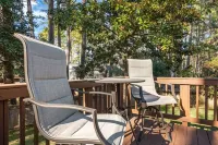 Tranquil Cary Hideaway- Mins to Downtown/Wake Med/NC State ...Newly Furnished!