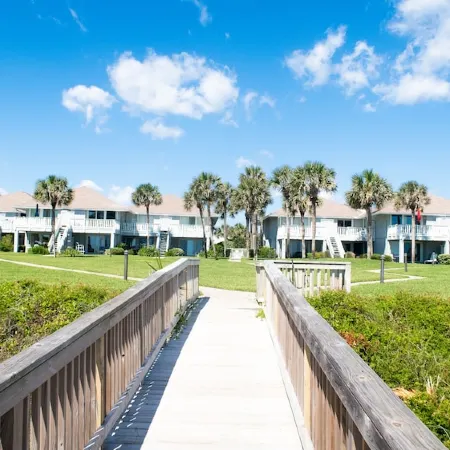 Pristine Oceanfront Surf Villa Condo in Sawgrass