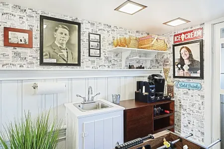 Iconic "Haines Shoe House" - Hot Tub & Firepit - Featured On HGTV Отели рядом с достопримечательностью «Парк Роки Ридж»