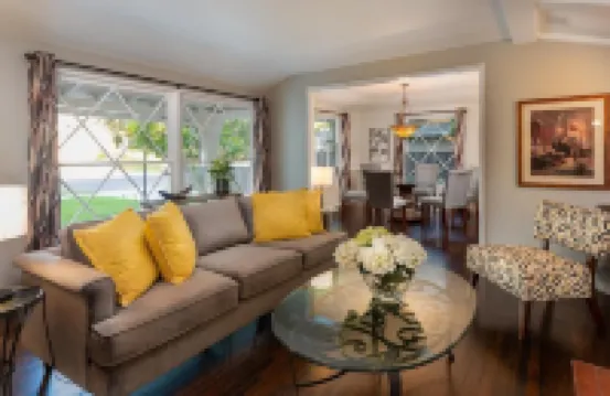 Picture Perfect Minutes to Universal Studios & Hollywood: Rated 10/10!!!