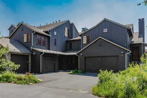 Luxury Mammoth townhouse at The Lodges in Snowcreek VI. 2 car garage<br>5 stars