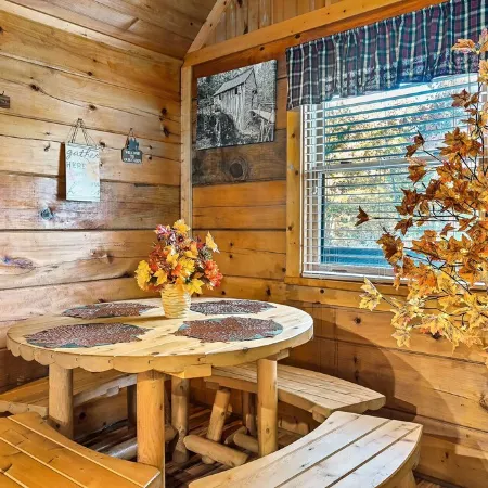 Secluded Romance, Hot Tub, Fireplace, Decor, Honeymoons
