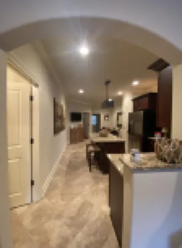 Oxford Condo-Minutes from Campus and Square