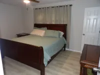 CLOSE TO FT JACKSON, WILLIAMS-BRICE STADIUM, VA HOSP, FAMILY FRIENDLY. SLEEPS 10