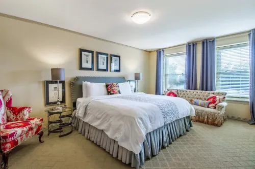 Sunny Midtown 2BD/BA Central Location!