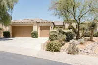 Walk to Festivals From a Modern Dream House Near La Quinta
