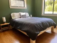 Pine Lodge: 2-bedroom vacation home minutes to Acadia National Park - 부티크