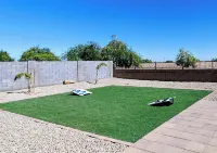 Tropical Desert Oasis. New built! Family friendly. Grill,Tiki bar&Mountain view.