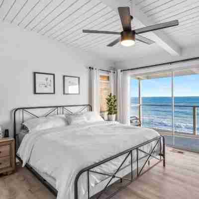 Beachfront Bliss - Steps to Sand + 5 Large BRs Rooms