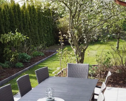 North Sea coast, charming Frisian house with fireplace, conservatory, sauna, beach chair Hotels in Horumersiel