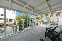 Castaway Cove- The Perfect Getaway