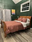 Charming 1920’s shotgun in southern Indiana, minutes from downtown Louisville