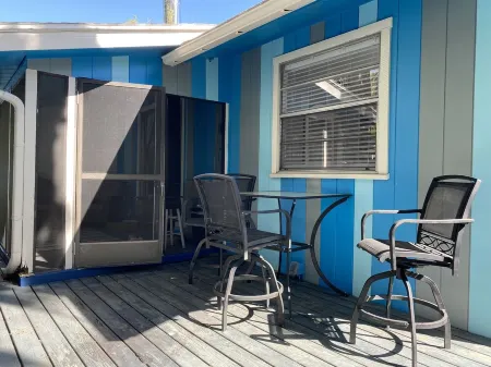 West Creek in Old Homosassa across from the Freezer Отели рядом с достопримечательностью «Парк штата Юли Шугар Милл Руинс Хисторик»