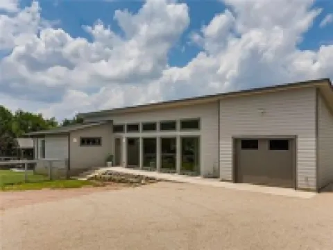 Stunning 'Ranch Modern' + Stars! + Firepit!