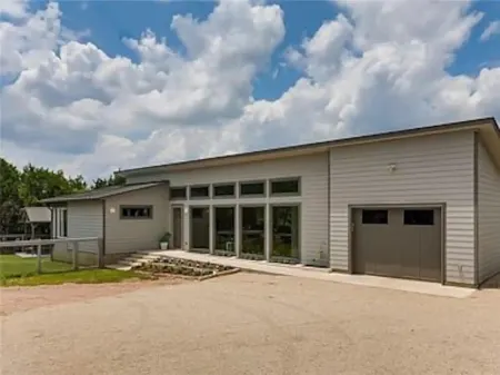 Stunning 'Ranch Modern' + Stars! + Firepit!