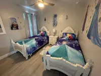 Wonderful 6 bedrooms home just 7 miles from Disney