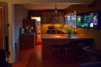 Mama Dux - A Sumptuous Urban Sanctuary - Condos