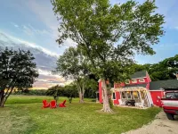 Cape Charles VA retreat with game arcade 👾, fire pit 🔥, Peloton 🚴🏽‍♀️, EV🔋 Hotels near Chesapeake Bay Bridge-Tunnel