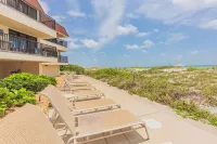 Fully Renovated Condo: Beach Views, Pool, Pickleball & Kid Friendly