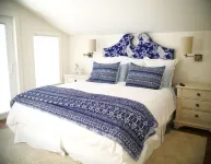 Charming modern bungalow w/ hot tub steps away from the beach