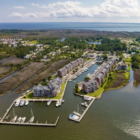 Obx Top-Floor Condo- Marina & Sound Views, Quiet & Serene