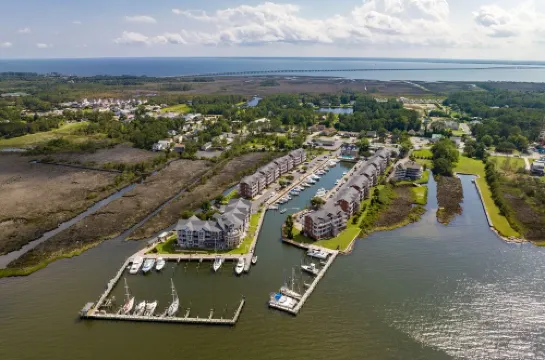 Obx Top-Floor Condo- Marina & Sound Views, Quiet & Serene