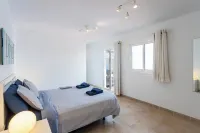 Luxury Villa with Stunning Ocean & Mountain View’s