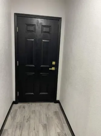 Ultra Modern 2 Bedroom 2 Bath Home Centrally Located!