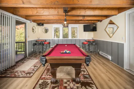 Summer Deal! Cozy Banner Elk Cabin Near Downtown & Prime Hiking Trails Отели рядом с достопримечательностью «Колледж Лис-Мак-Рай»