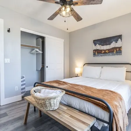 Huge 4 bedroom home filled with entertainment for all!