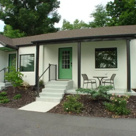 Downtown Branson Cottage