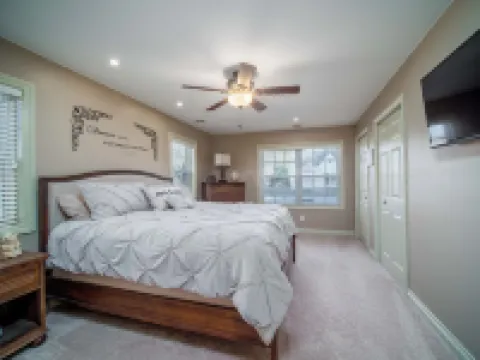 New! Charming Home in the Heart of Bemus Point, Lake Chautauqua, NY Hotele w: Ellery
