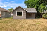 Cozy Cowboy Cabin in Polson: Historic Charm, Modern Comfort Near Flathead Lake - 3-Star