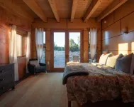 The Red Earth Palace Retreat - Private Natural Hot Spring Access - Villas